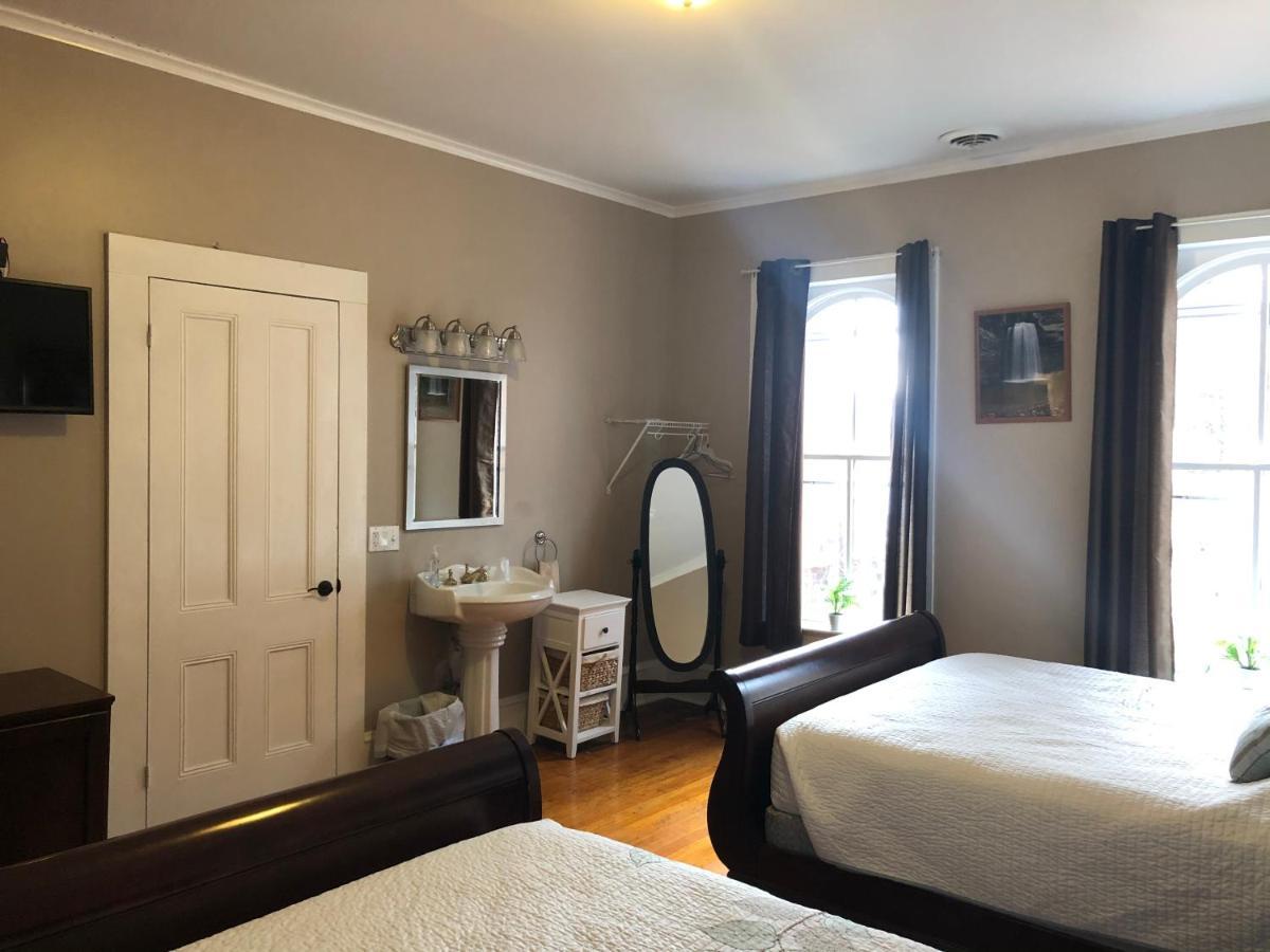 Cook Mansion Bed & Breakfast Montour Falls Exteriör bild